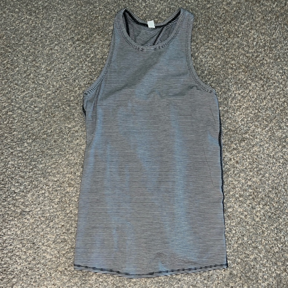 Lululemon tie up tank top. 2